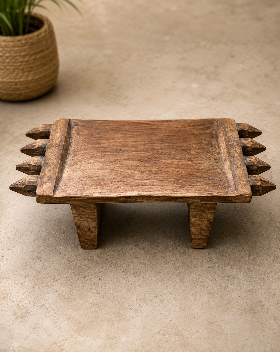 Naga Table